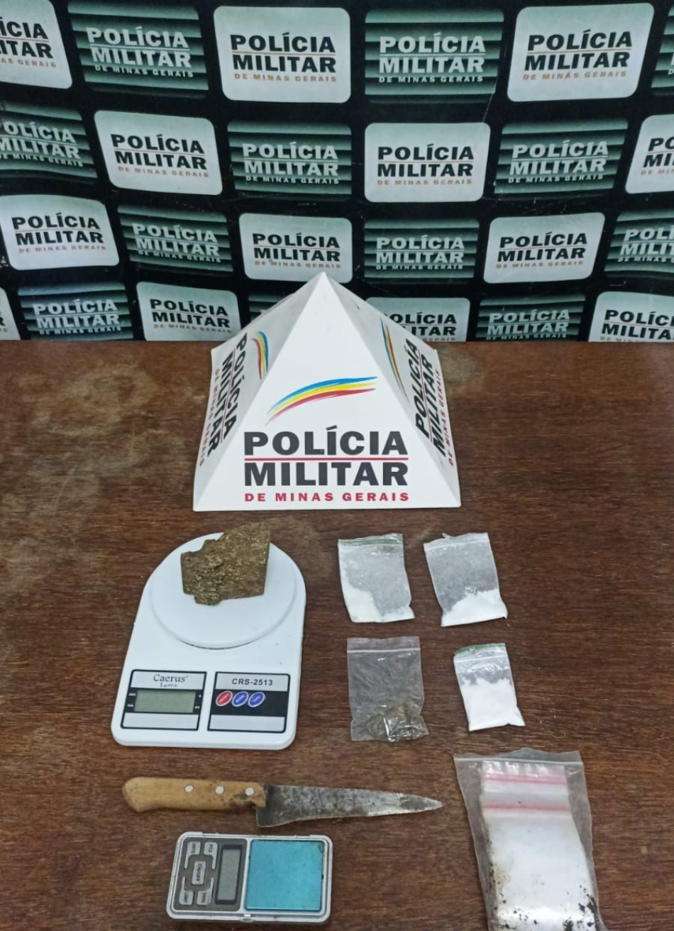 PM localiza drogas em mata na Vila Nossa Senhora Aparecida em Pará de Minas