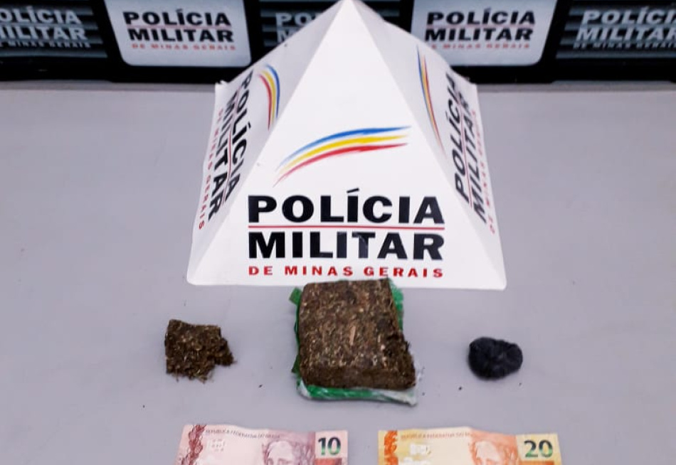 Rapaz é detido no bairro Jardim das Piteiras por tráfico de drogas