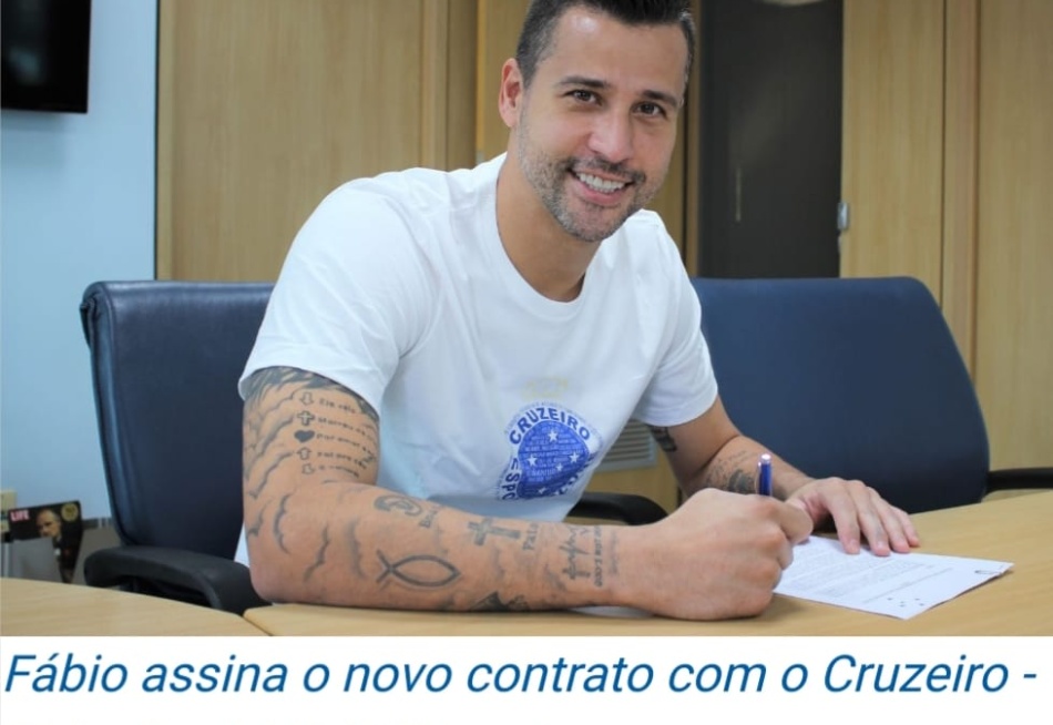 Goleiro Fábio renova contrato com o Cruzeiro até dezembro de 2021