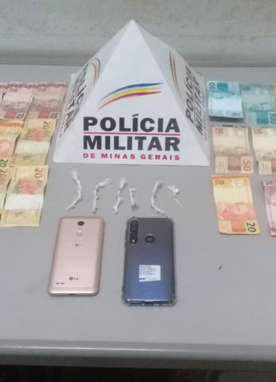 Polícia Militar apreende 21 pedras de crack com dupla de infratores no bairro Padre Libério