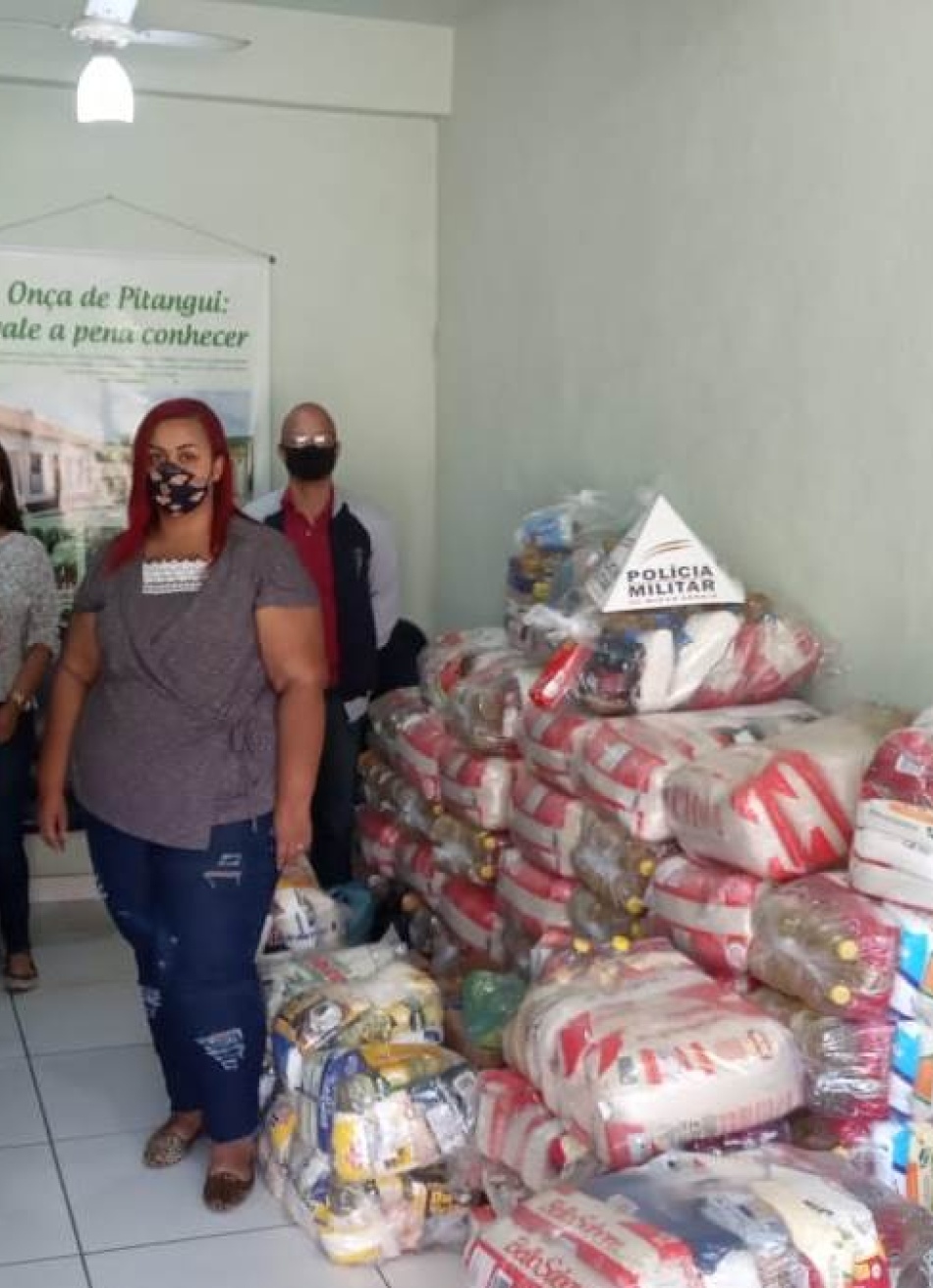 Polícia Militar e Secretaria Municipal de Assistência Social iniciam doações da Campanha Solidária em Onça de Pitangui