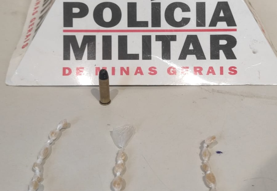 Polícia Militar prendeu em Divinópolis autor de tráfico de drogas durante operação policial