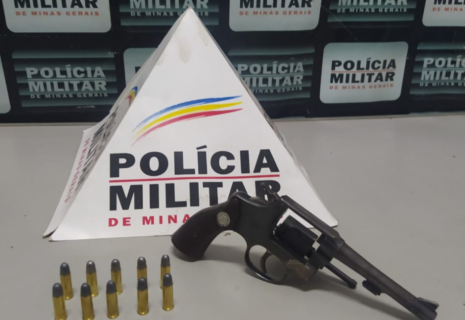 Denunciado por tráfico de drogas é preso em Pará de Minas com um revólver e munições
