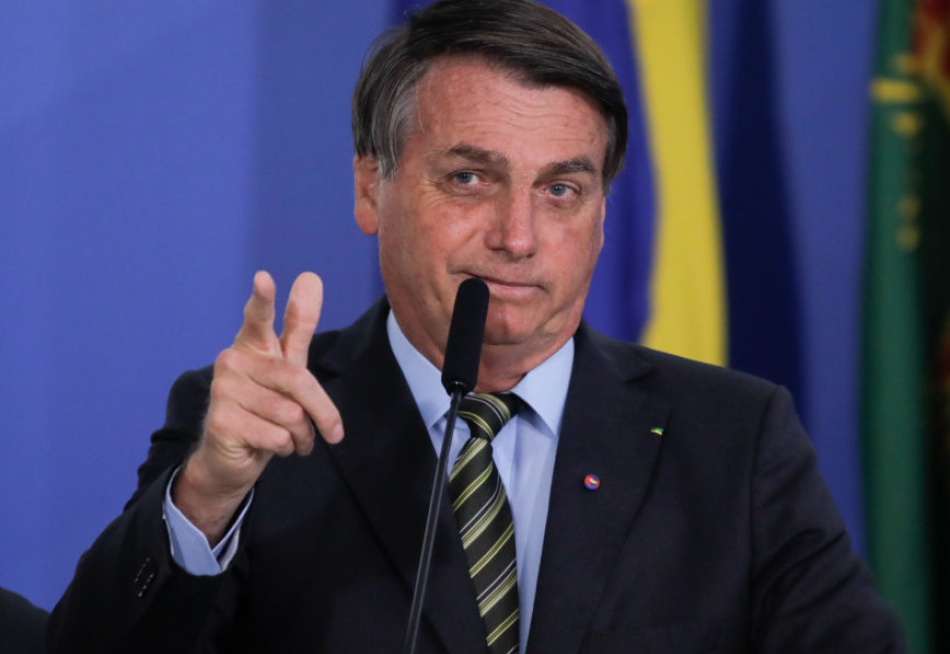 Através das redes sociais, Bolsonaro informou que vai assinar MP estabelecendo o salário mínimo de R$ 1.100,00 a partir de 1º de janeiro