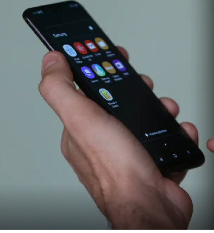 Proibição do uso de celular em sala melhora atenção dos alunos