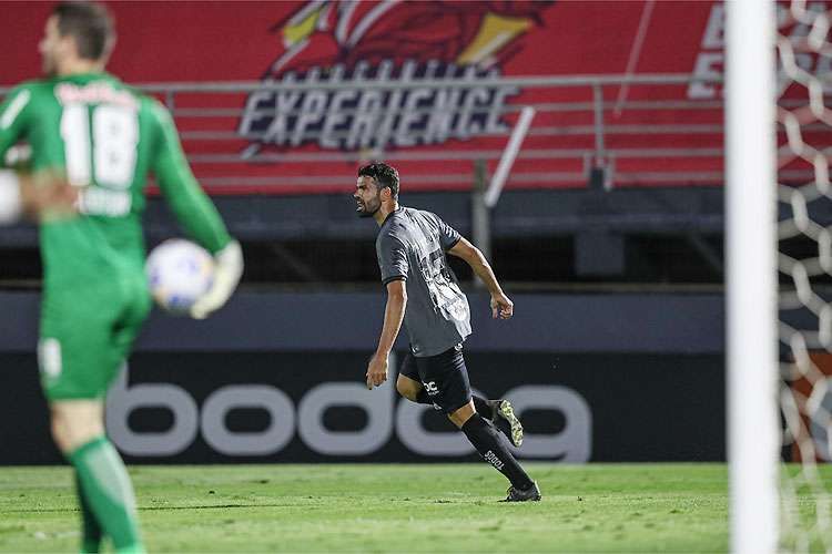 Diego Costa estreia com gol e Atlético empata em 1 a 1 com o Bragantino