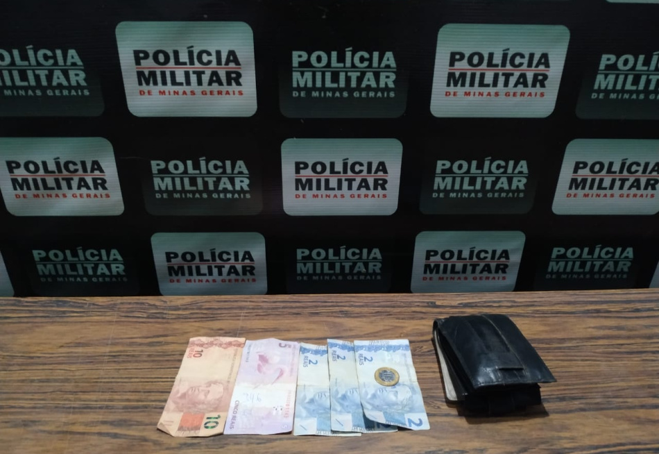 Após roubarem transeunte em Pompéu, três homens são presos pela Polícia Militar