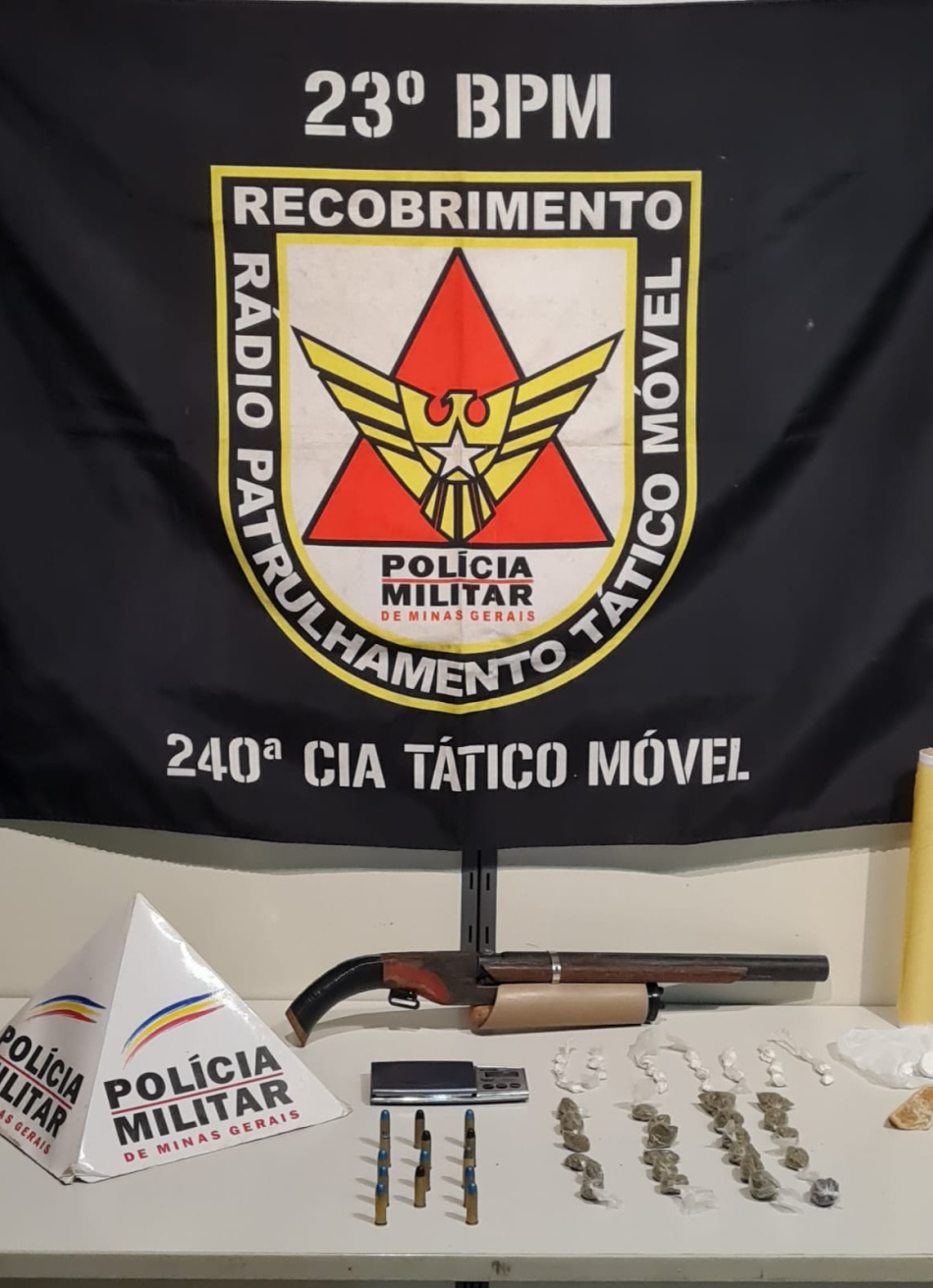 Homem é preso em Divinópolis com grande quantidade de drogas, munições e um simulacro de espingarda