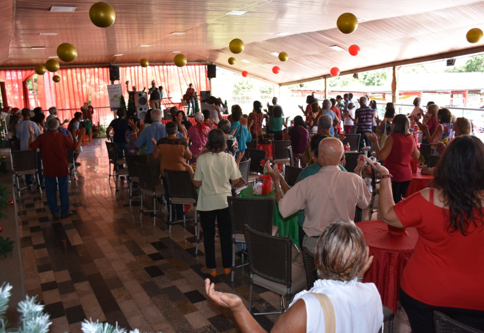 AABB realizou almoço de Natal para idosos acompanhados no Serviço de Convivência e Fortalecimento de Vínculos
