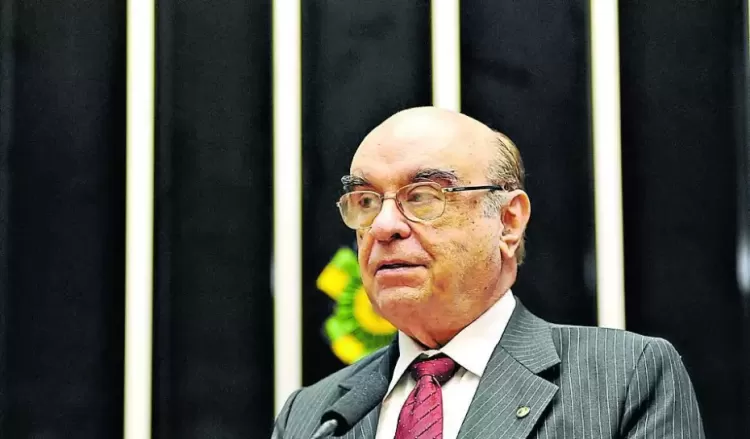 Ex-deputado federal por Minas Gerais, Bonifácio Andrada morreu nesta terça-feira aos 90 anos em decorrência de complicações causadas pela Covid-19