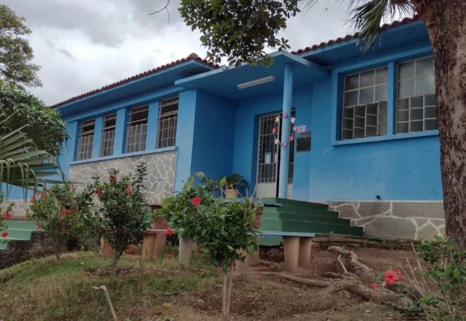 Pais e Funcionários Protestam Contra Possível Fechamento da Escola Estadual Professor Pereira da Costa em Pará de Minas