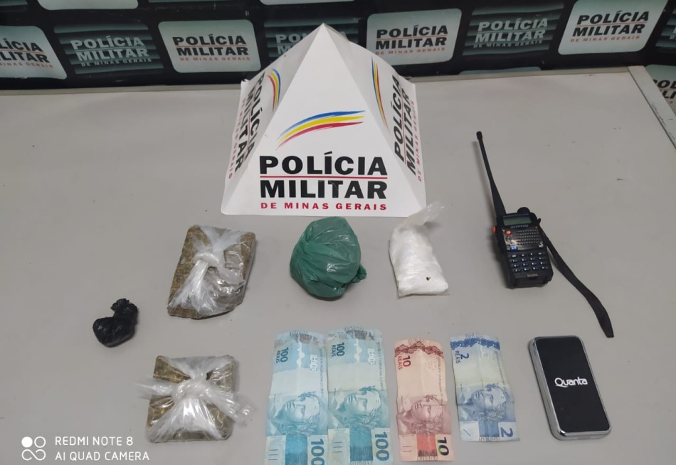 Polícia Militar apreende tabletes e porções de maconha no bairro Castelo Branco, em Pará de Minas