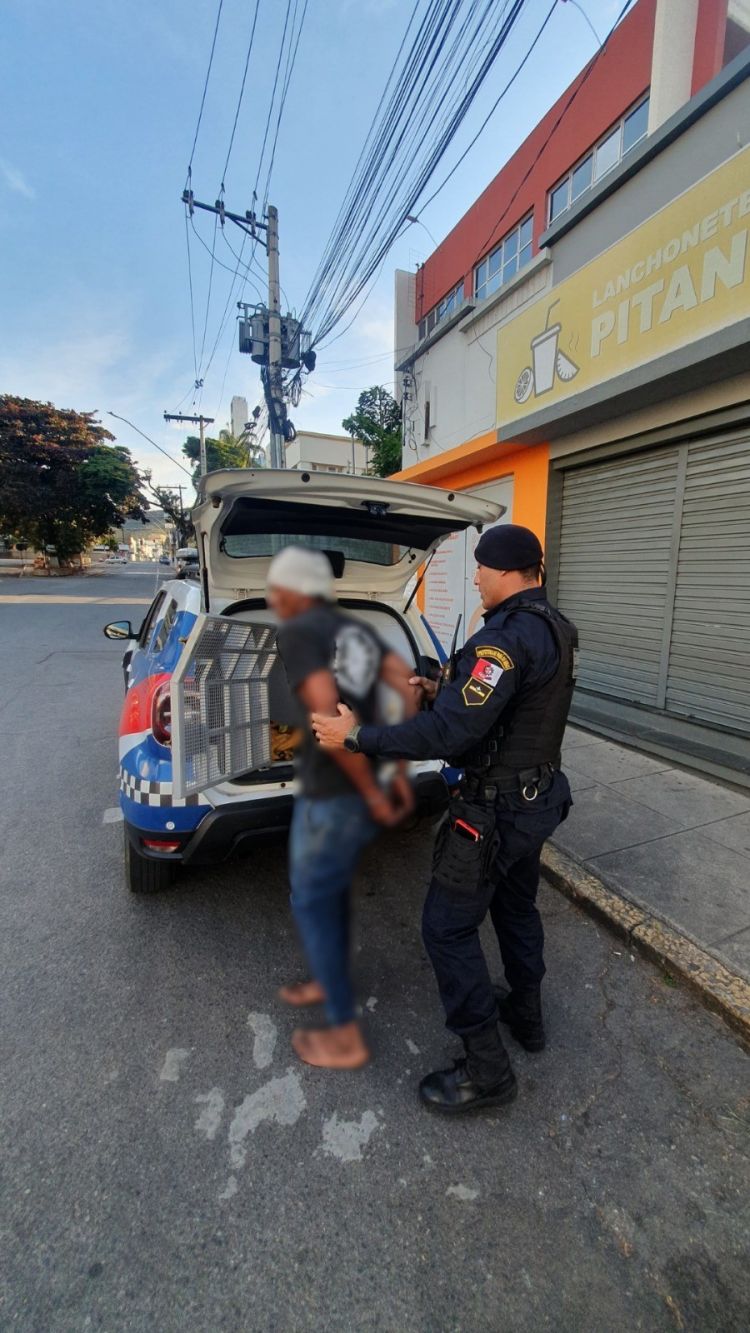 GCM atende ocorrência de violência doméstica no bairro Belvedere. O autor foi contido e encaminhado à delegacia.