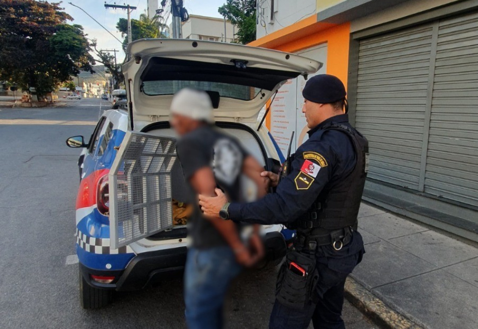 GCM atende ocorrência de violência doméstica no bairro Belvedere. O autor foi contido e encaminhado à delegacia.