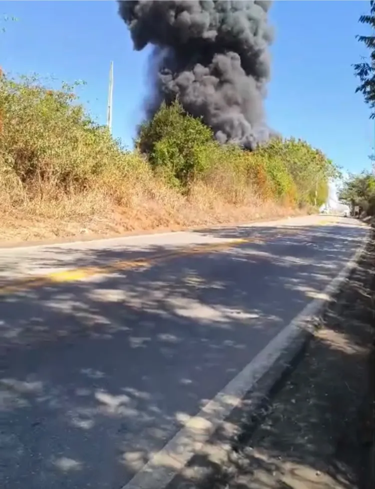 Incêndio de grandes proporções atinge indústria em Perdigão; três pessoas sofrem queimaduras graves