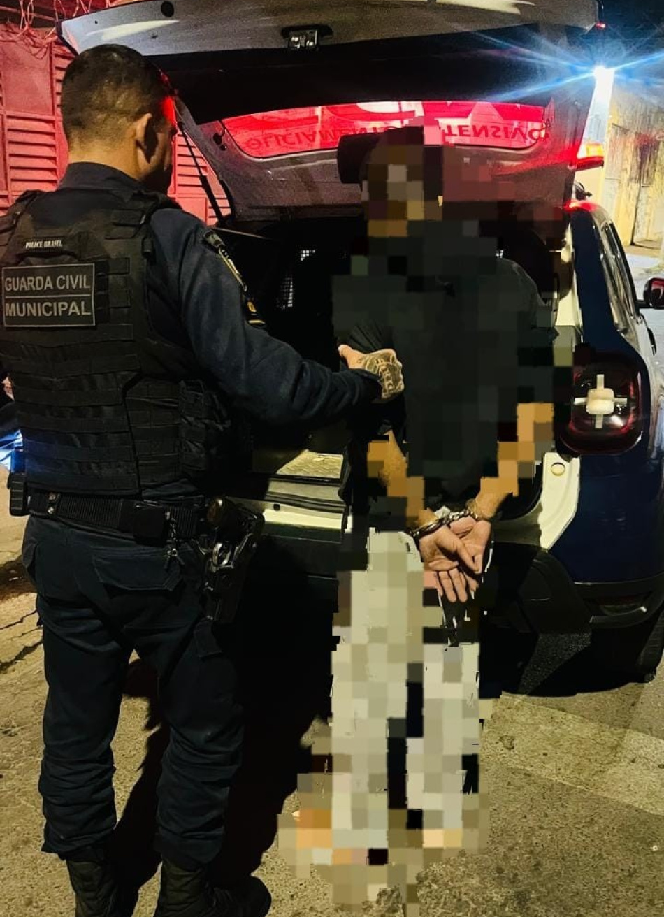 Guarda Civil Municipal detém homem sob efeito de álcool após acidente de trânsito