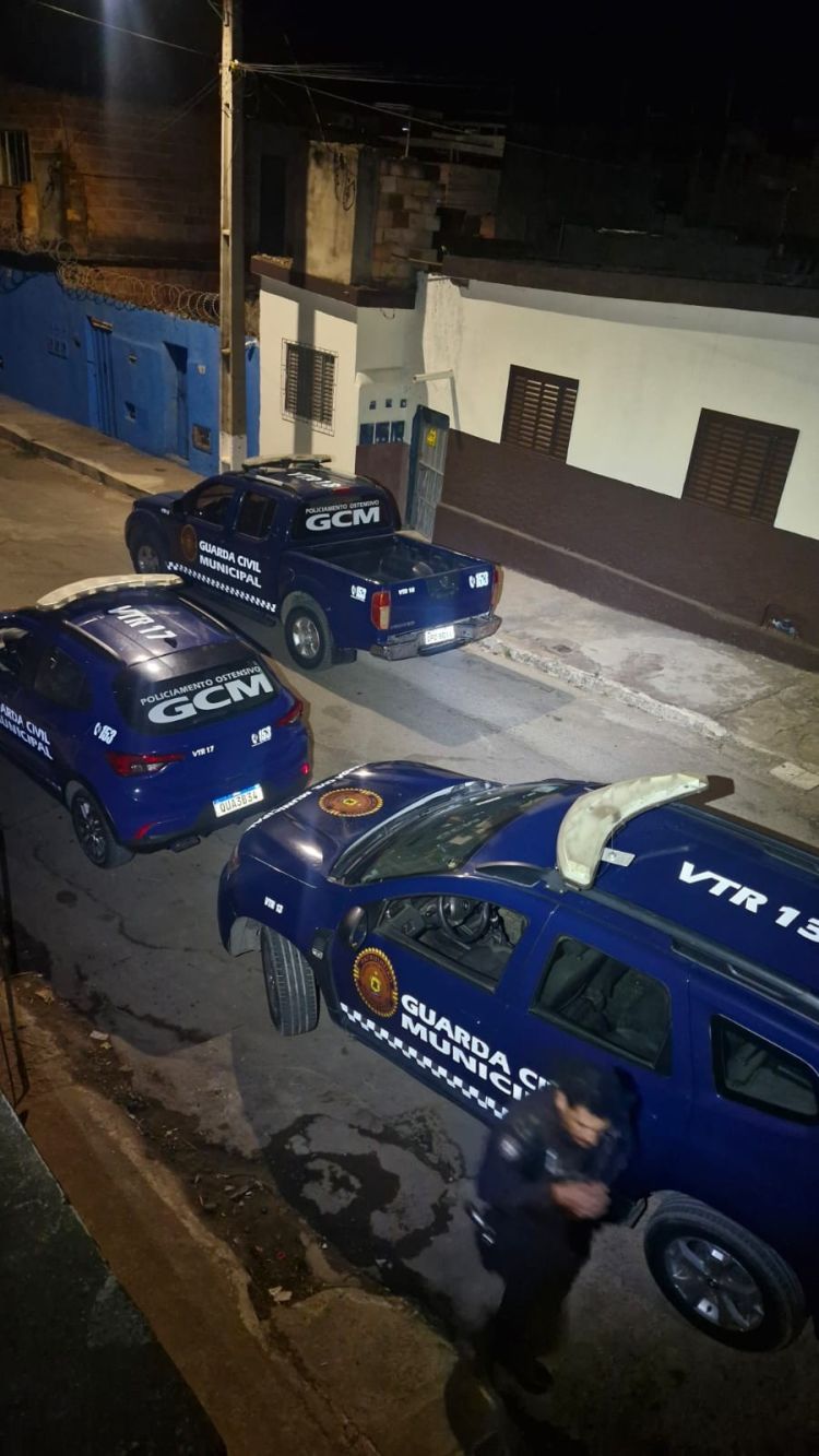 GUARDA CIVIL MUNICIPAL DESMANTELA PONTO DE COMÉRCIO DE DROGAS NO BAIRRO LARANJEIRAS EM NOVA SERRANA