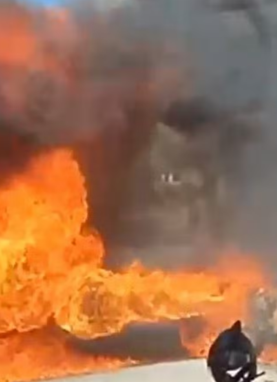 Incêndio em caminhonete causa interdição de via por uma hora em Itaúna (MG)