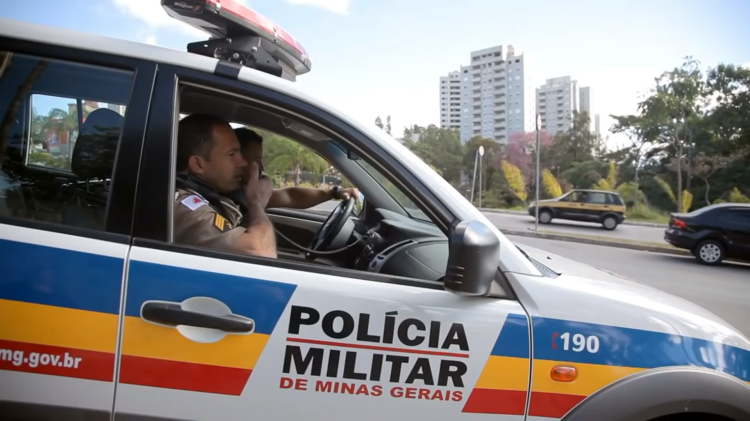 Mulher discute com vizinho no bairro Walter Martins e é agredida com facão