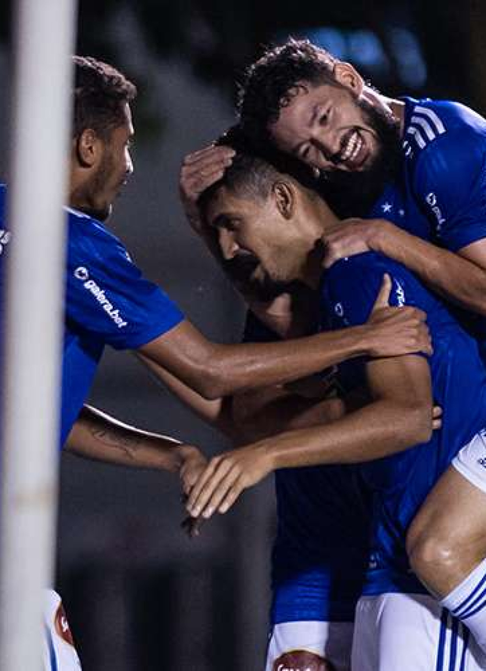 Cruzeiro vence o Vitória e diminui para seis pontos a diferença do G4 da Série B