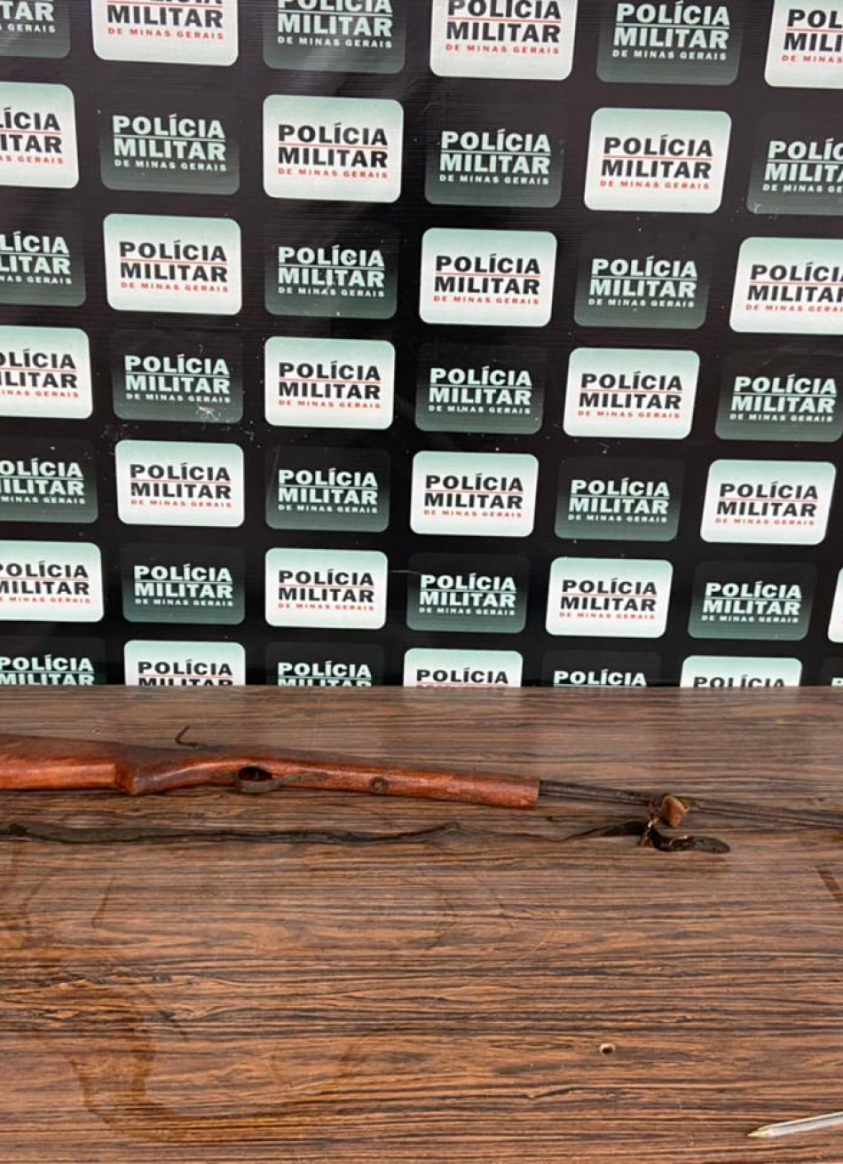 Menor é apreendido pela Polícia Militar com uma espingarda em Pompéu