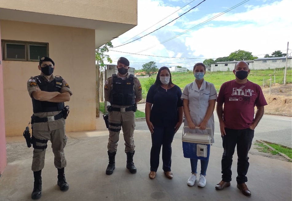 Polícia Militar faz escolta de novas doses da vacina contra a Covid-19 de Divinópolis para Pará de Minas e cidades vizinhas