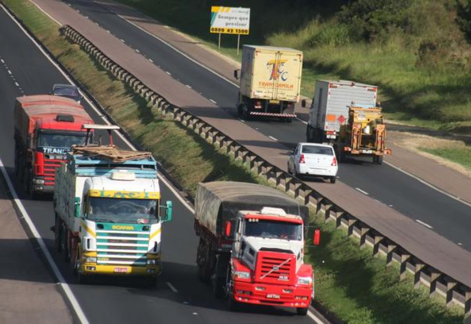 Polícias Rodoviária Federal e Militar Rodoviária e a Via 040 realizam operações especiais nas estradas de Minas durante o feriado prolongado de Finados