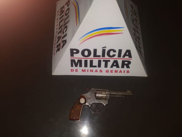 Rapaz de 21 anos é preso em Papagaios por porte ilegal de arma