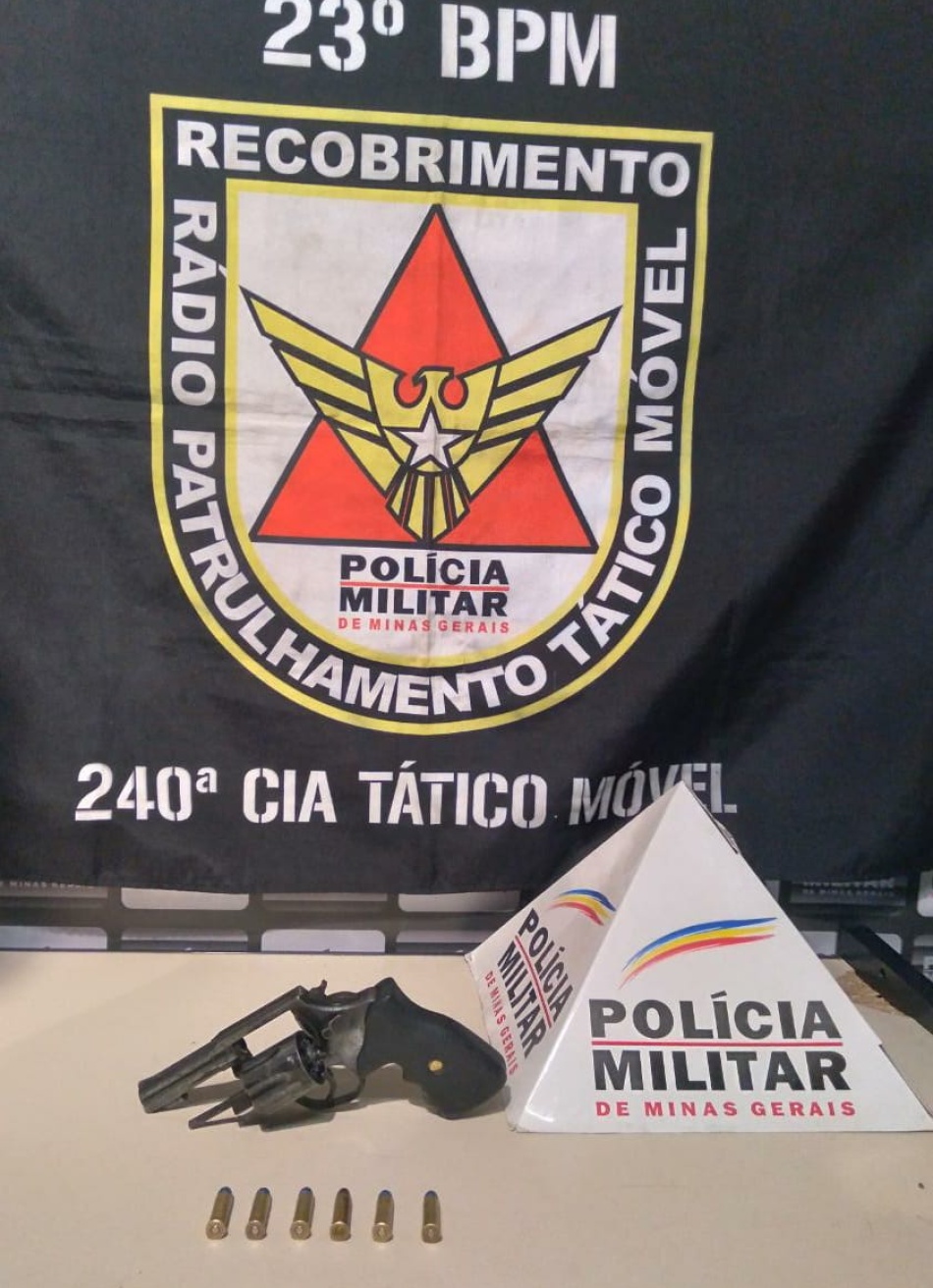 Rapaz é preso pela Polícia Militar em Divinópolis por porte ilegal de arma de fogo