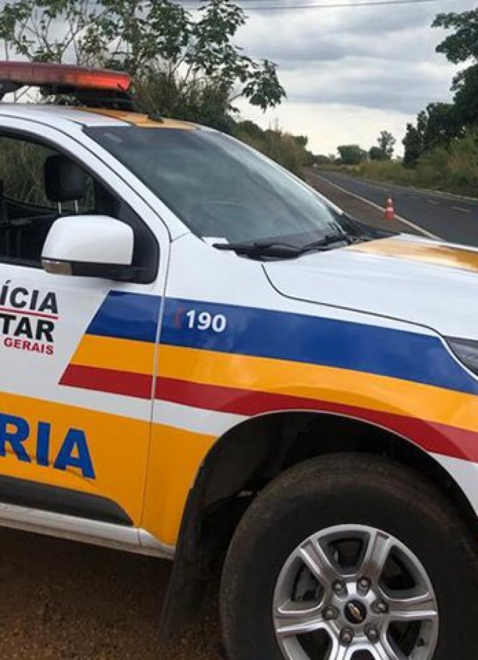 Um bebê de 10 meses morreu e quatro pessoas ficaram gravemente feridas em um acidente entre uma van e um caminhão em Abaeté