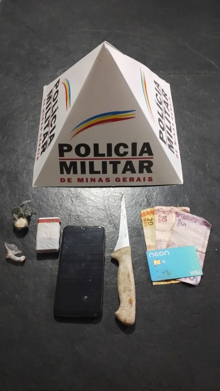 PITANGUI/MG - POLÍCIA MILITAR PRENDE HOMEM SUSPEITO DE TRÁFICO DE DROGAS