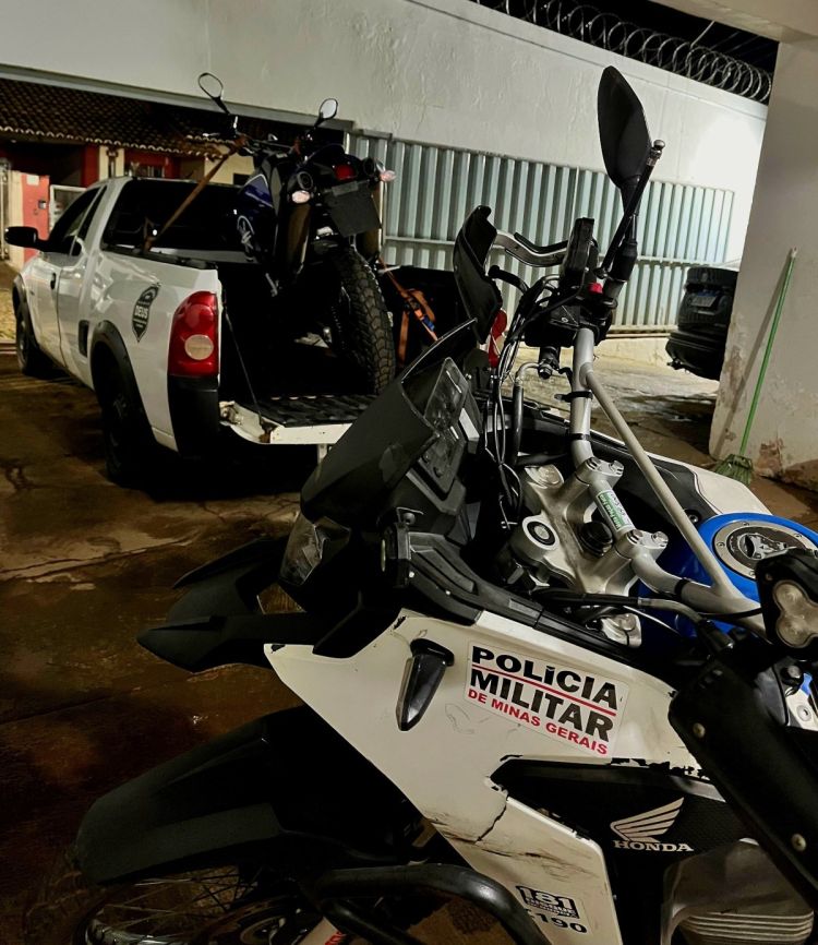 PITANGUI/MG – HOMEM SUSPEITO É PRESO PELA POLÍCIA MILITAR POR CLONAGEM DE VEÍCULO, TIROS E RESISTÊNCIA À PRISÃO