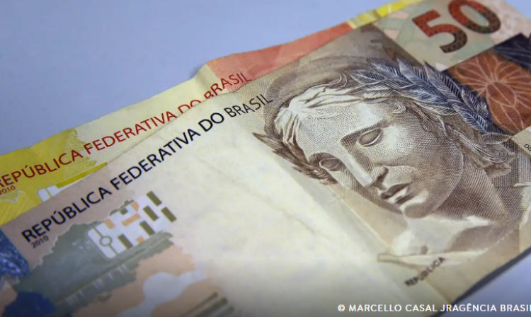 Caixa Econômica Federal libera abono salarial para nascidos em setembro e outubro