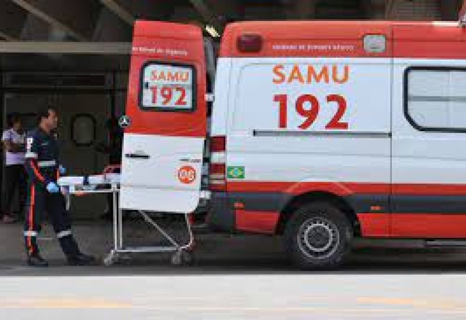 Batida frontal entre dois carros na MG 431, entre Pará de Minas e Itaúna, provocou a morte de um homem e deixou duas pessoas feridas