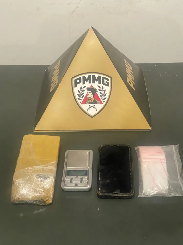 Papagaios: Jovem é preso por suspeita de tráfico de drogas no Bairro Bela Vista