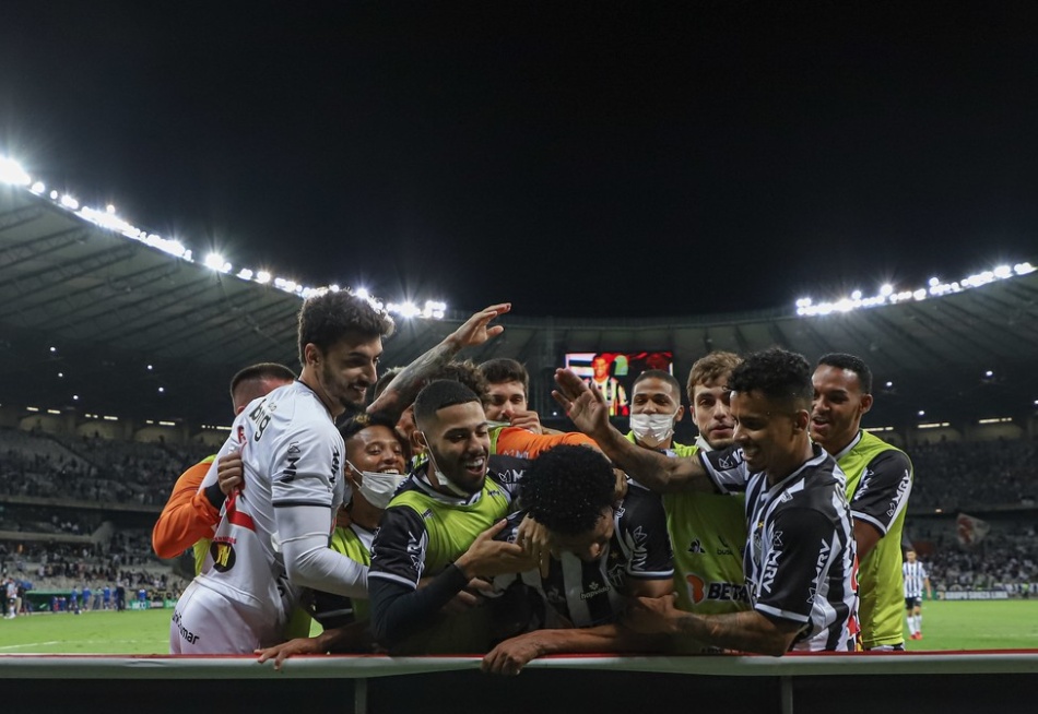 Atlético goleia o Fortaleza e encaminha vaga na final da Copa do Brasil