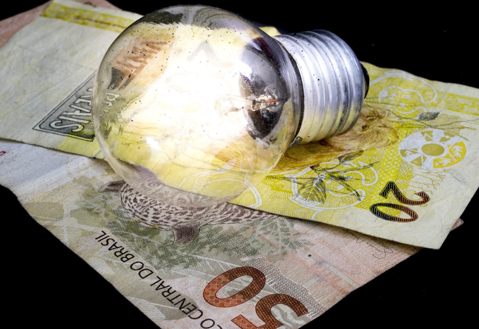 Conta de luz vai ficar mais cara em dezembro