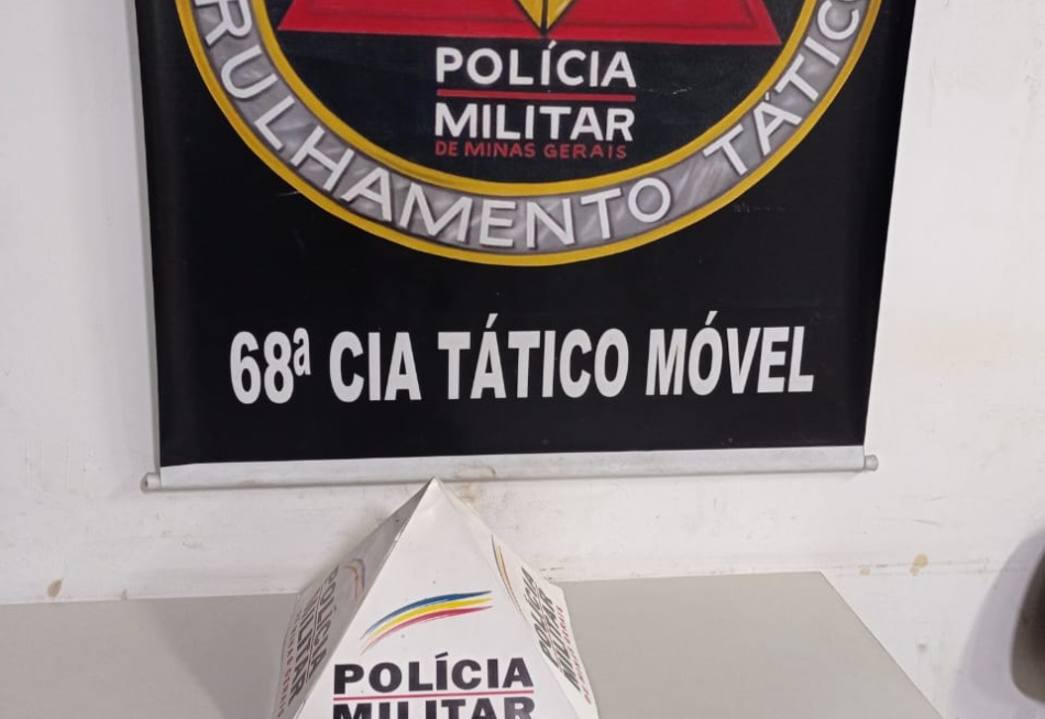 Homem é preso com 16 pedras de crack em Nova Serrana