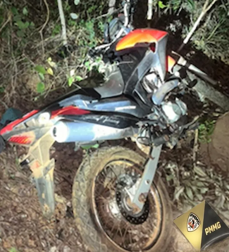 Motocicleta furtada é recuperada pela Polícia Militar em Pitangui
