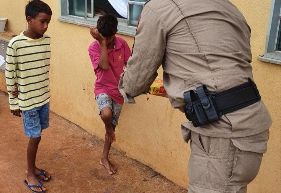 Polícia Militar e entidades parceiras realizam doações da Campanha Solidária de alimentos