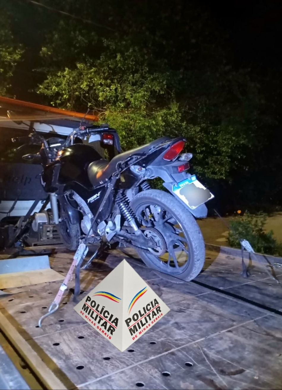 NOVA SERRANA/MG – POLÍCIA MILITAR PRENDE HOMEM POR RECEPTAÇÃO E RECUPERA MOTOCICLETA FURTADA