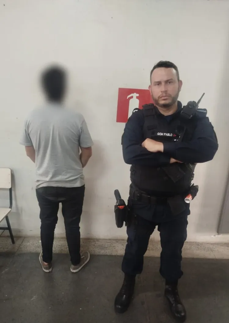 Guarda Civil Municipal prende homem por furto em supermercado