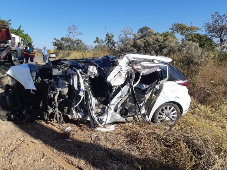 Motorista morre após realizar ultrapassagem proibida e bater de frente com um caminhão na BR 262, em Bom Despacho