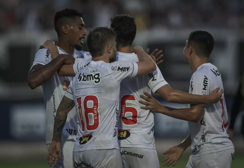 Atlético vence o Democrata (GV) e garante liderança do Campeonato Mineiro