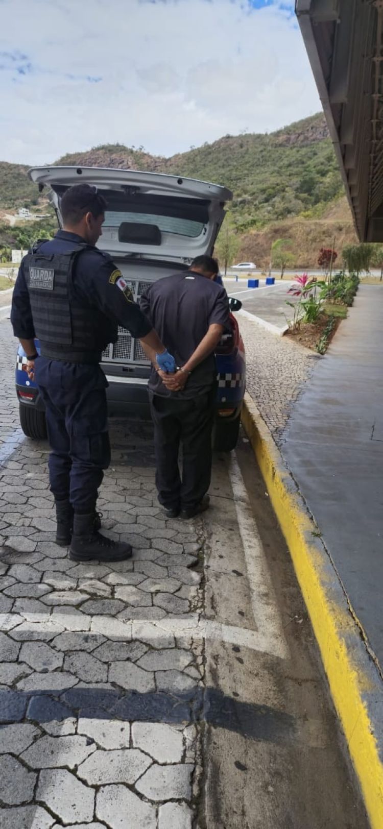 Guarda Civil Municipal Prende Suspeito de Roubo em Supermercado