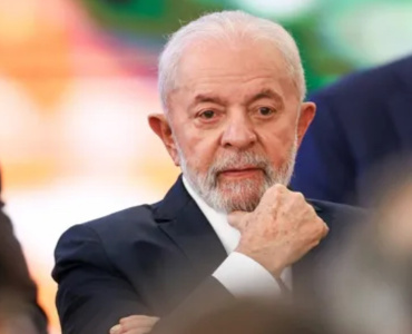 Lula passa por cirurgia de emergência em São Paulo após hemorragia cerebral