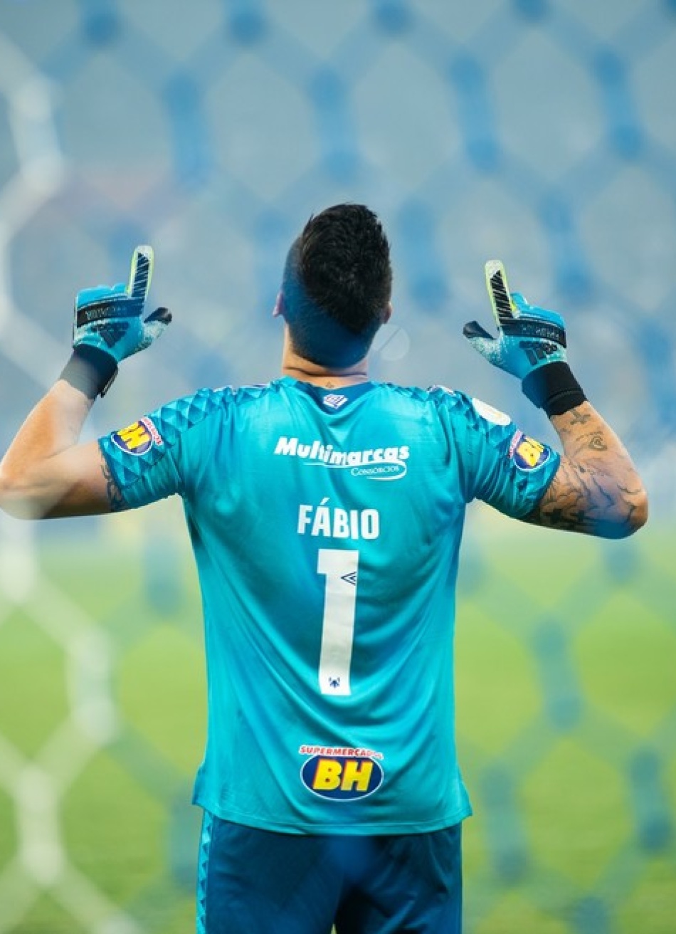 Carreira vitoriosa do goleiro Fábio com a camisa do Cruzeiro chega ao fim