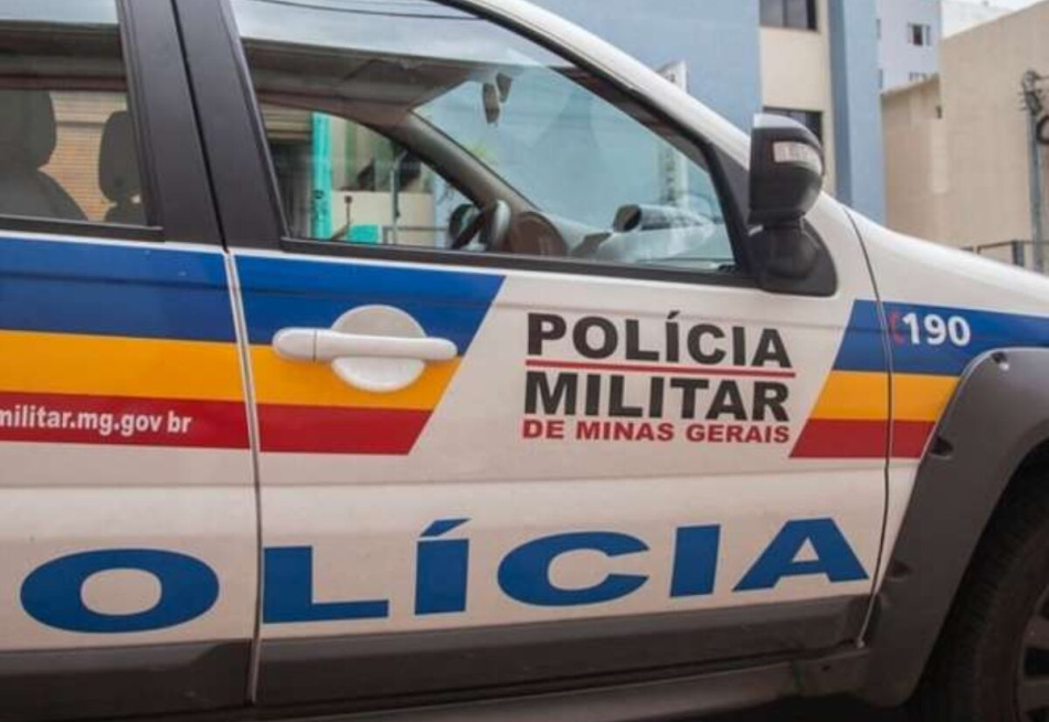 Homem que estava com a filha no colo leva quatro tiros em Pompéu